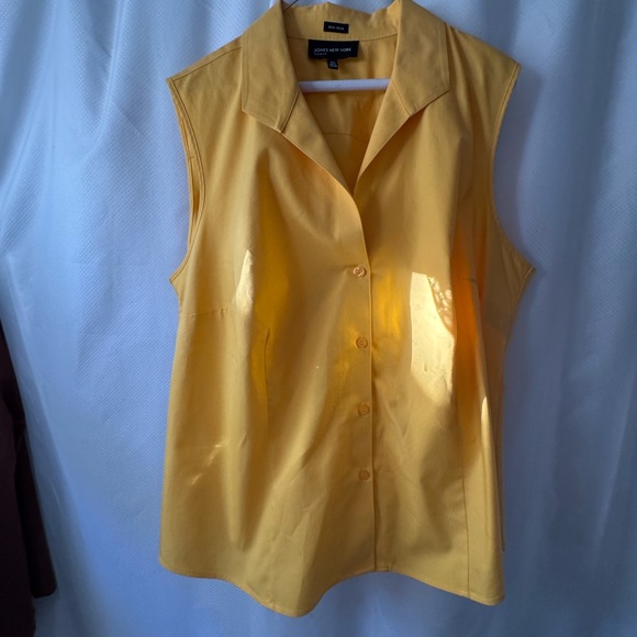 Jones New York Mustard Sleeveless Button-Down Shirt - Picture 1 of 5